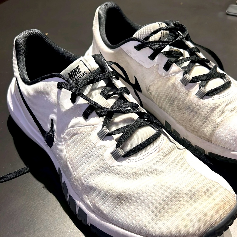 Men’s Nike Flex Training Shoe (size 10)